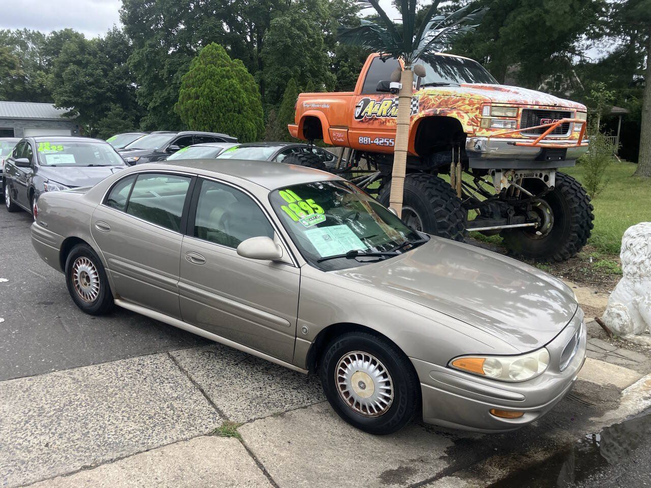 Used 2001 Buick Le Sabre Custom w/ Luxury Pkg FWD image 2