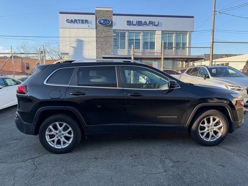 Used 2018 Jeep Cherokee Latitude Plus image 8