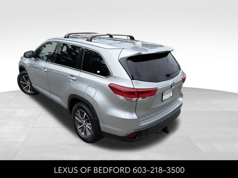 Used 2019 Toyota Highlander XLE AWD/4WD image 4