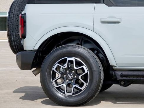 Used 2023 Ford Bronco Outer Banks image 33