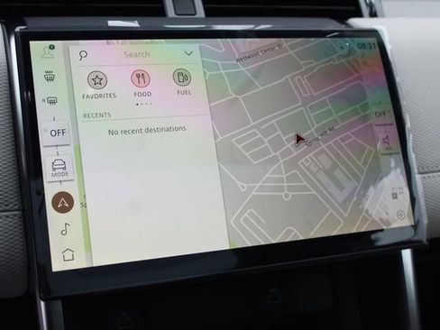 New 2026 Land Rover Discovery Sport Landmark image 18