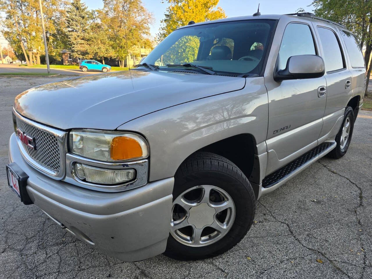 Used 2004 GMC Yukon Denali AWD/4WD image 1