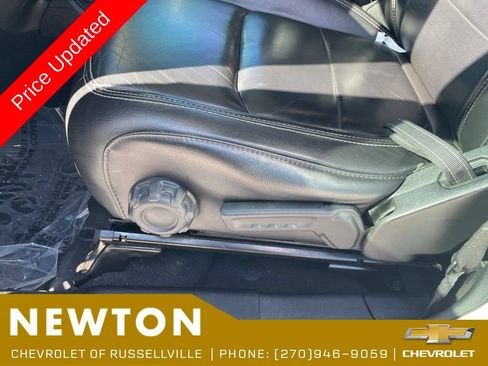 Used 2020 Jeep Gladiator Overland AWD/4WD image 6