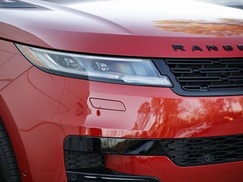 New 2025 Land Rover Range Rover Sport SE image 15