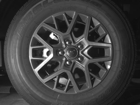 Used 2025 Jeep Wrangler Sahara image 13