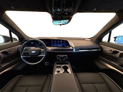 New 2027 Cadillac Vistiq Sport AWD/4WD image 22
