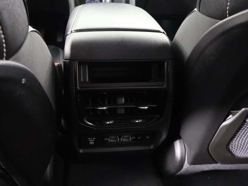 Used 2023 Jeep Grand Cherokee Limited AWD/4WD image 57