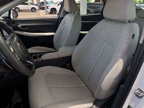 Used 2025 Hyundai Sonata SEL FWD image 24