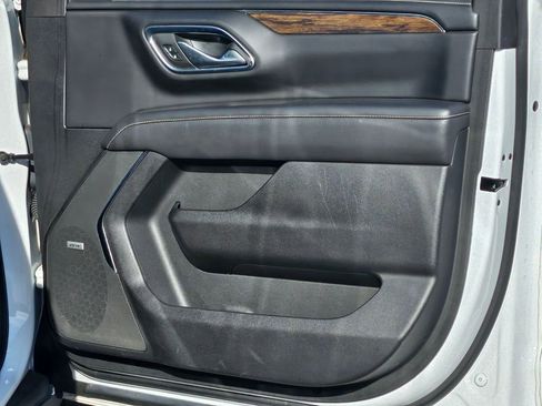 Used 2023 Chevrolet Suburban Premier image 37