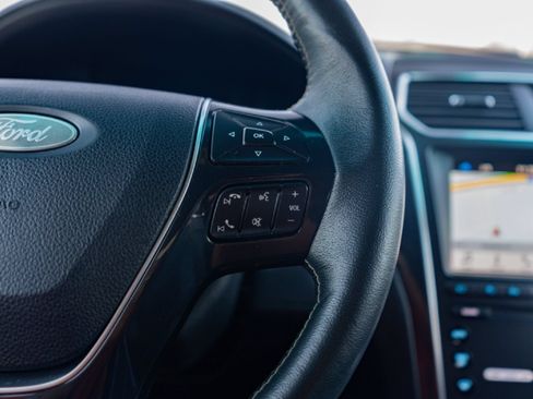 Used 2019 Ford Explorer Platinum AWD/4WD image 12