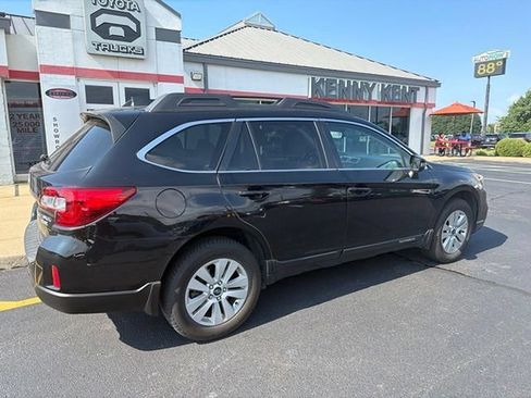 Used 2017 Subaru Outback 2.5i Premium AWD/4WD image 12