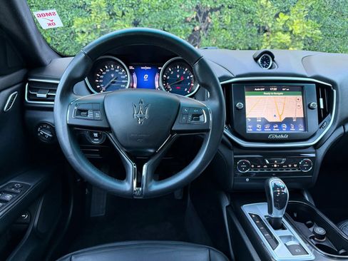 Used 2016 Maserati Ghibli image 18