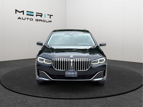 Used 2021 BMW 740i xDrive AWD/4WD image 3