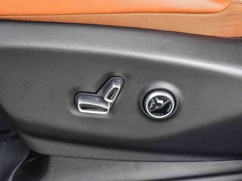 New 2026 Chrysler Pacifica Pinnacle w/ Trailer Tow Group AWD/4WD image 22