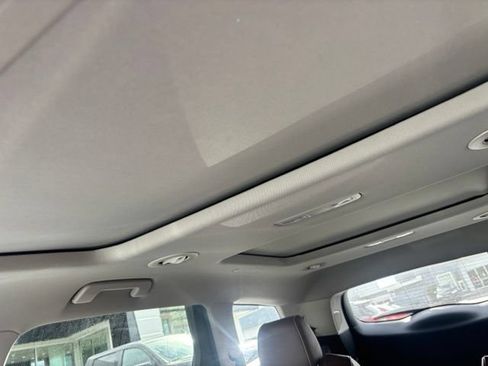 Used 2021 Buick Enclave Avenir w/ Avenir Technology Package AWD/4WD image 13