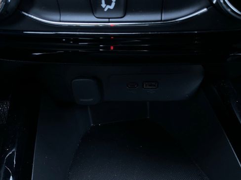 Used 2025 Chevrolet Trax LT image 23