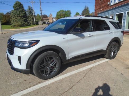 New 2026 Ford Explorer ST-Line AWD/4WD image 32