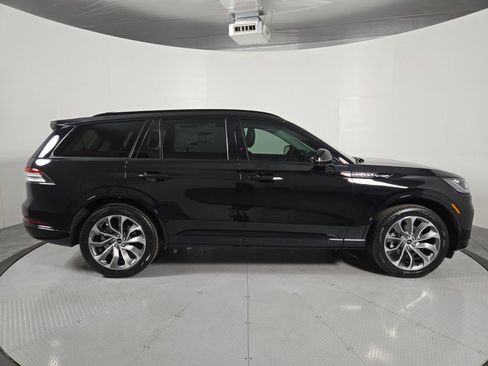 New 2026 Lincoln Aviator Premiere w/ Jet Appearance Package image 3