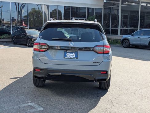 New 2026 Honda Pilot Sport image 5