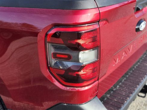 New 2026 Ford Maverick Lariat image 9