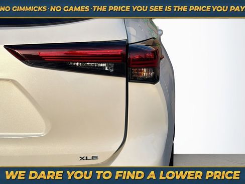 Used 2025 Toyota Highlander XLE AWD/4WD image 11