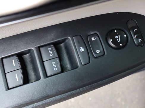 Used 2017 Honda CR-V EX-L image 27
