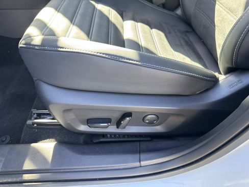 New 2025 Mitsubishi Outlander 4WD Plug-In Hybrid image 17