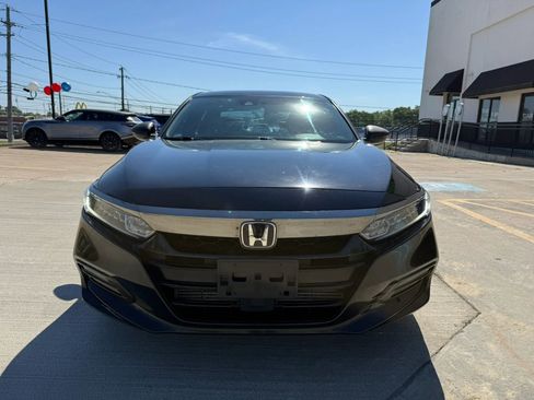 Used 2018 Honda Accord Sport image 2