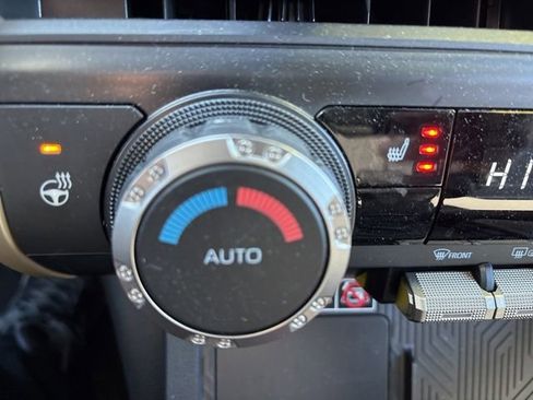 Used 2025 Toyota Tacoma SR5 image 23