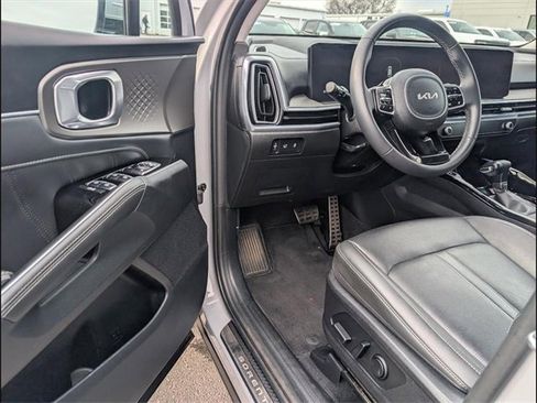 Used 2025 Kia Sorento SX image 6