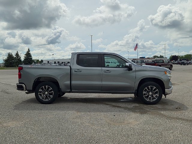 Used 2024 Chevrolet Silverado 1500 LT AWD/4WD image 4