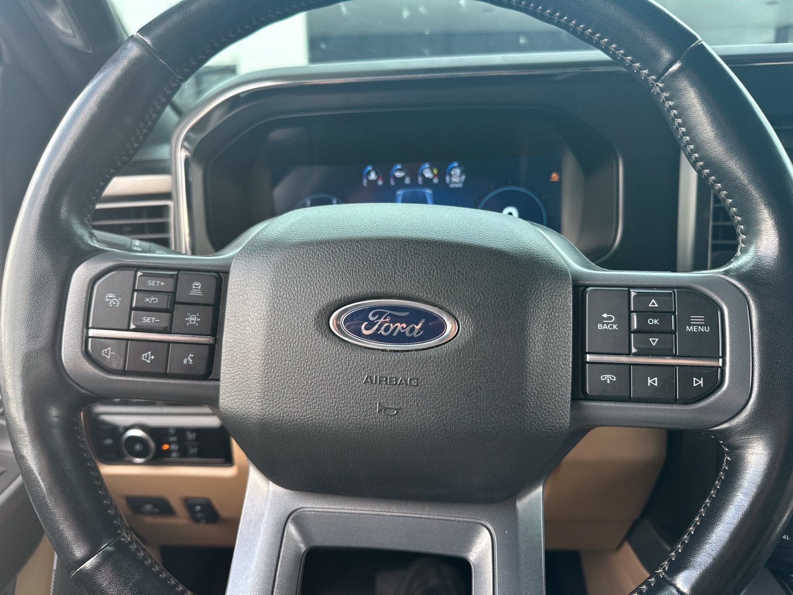 Used 2023 Ford F350 Lariat w/ Tow Technology Package AWD/4WD image 11