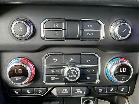Used 2021 GMC Yukon SLT w/ Rear Media and Nav Package AWD/4WD image 34