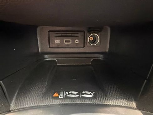Used 2024 Chevrolet Equinox Premier AWD/4WD image 20
