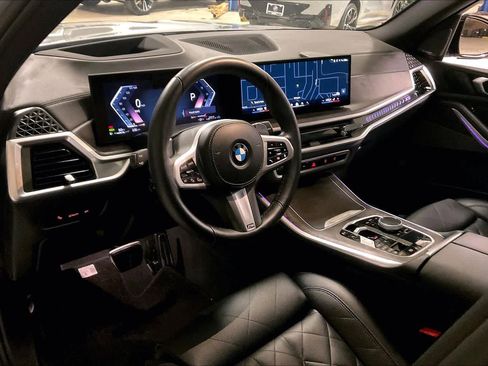 Used 2025 BMW X5 xDrive40i w/ M Sport Package image 17