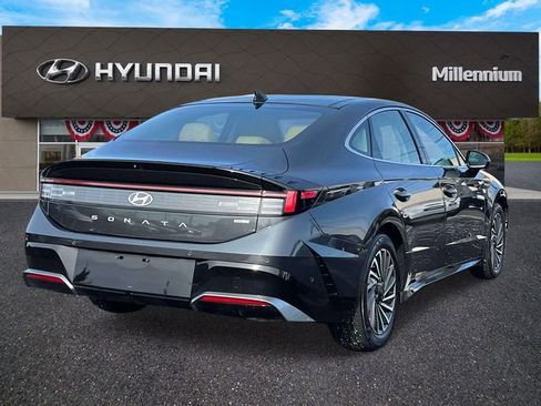 Used 2025 Hyundai Sonata Limited image 7
