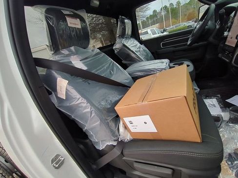 New 2026 RAM 4500 4x4 Regular Cab DRW image 28