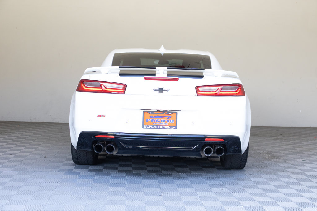 Used 2018 Chevrolet Camaro SS RWD image 12