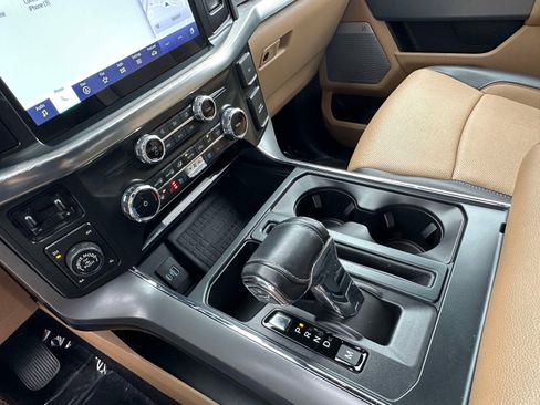 Used 2022 Ford F150 Lariat w/ Equipment Group 502A High image 13