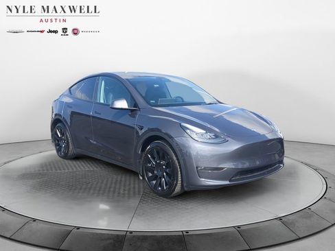 Used 2021 Tesla Model Y Long Range AWD/4WD image 2
