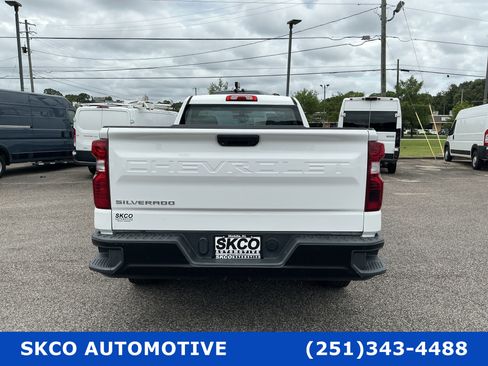 Used 2021 Chevrolet Silverado 1500 W/T RWD image 3