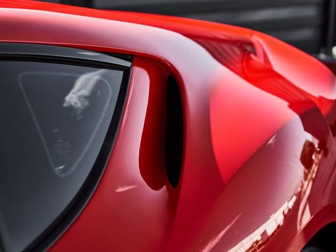 Used 2020 Ferrari 812 Superfast RWD image 10