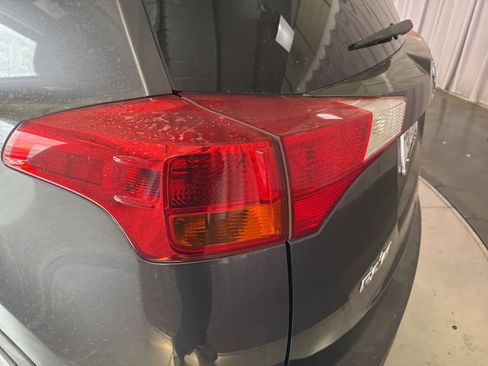Used 2013 Toyota RAV4 LE FWD image 11