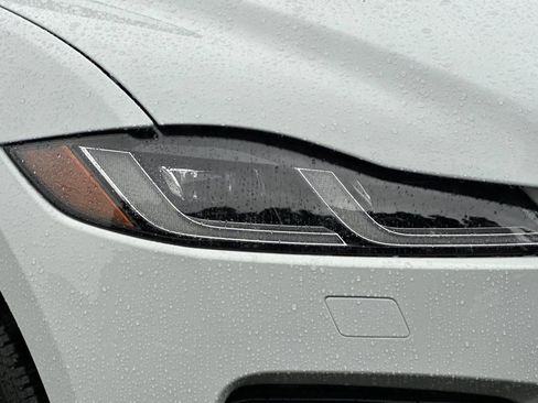 New 2025 Jaguar F-PACE R-Dynamic S image 11