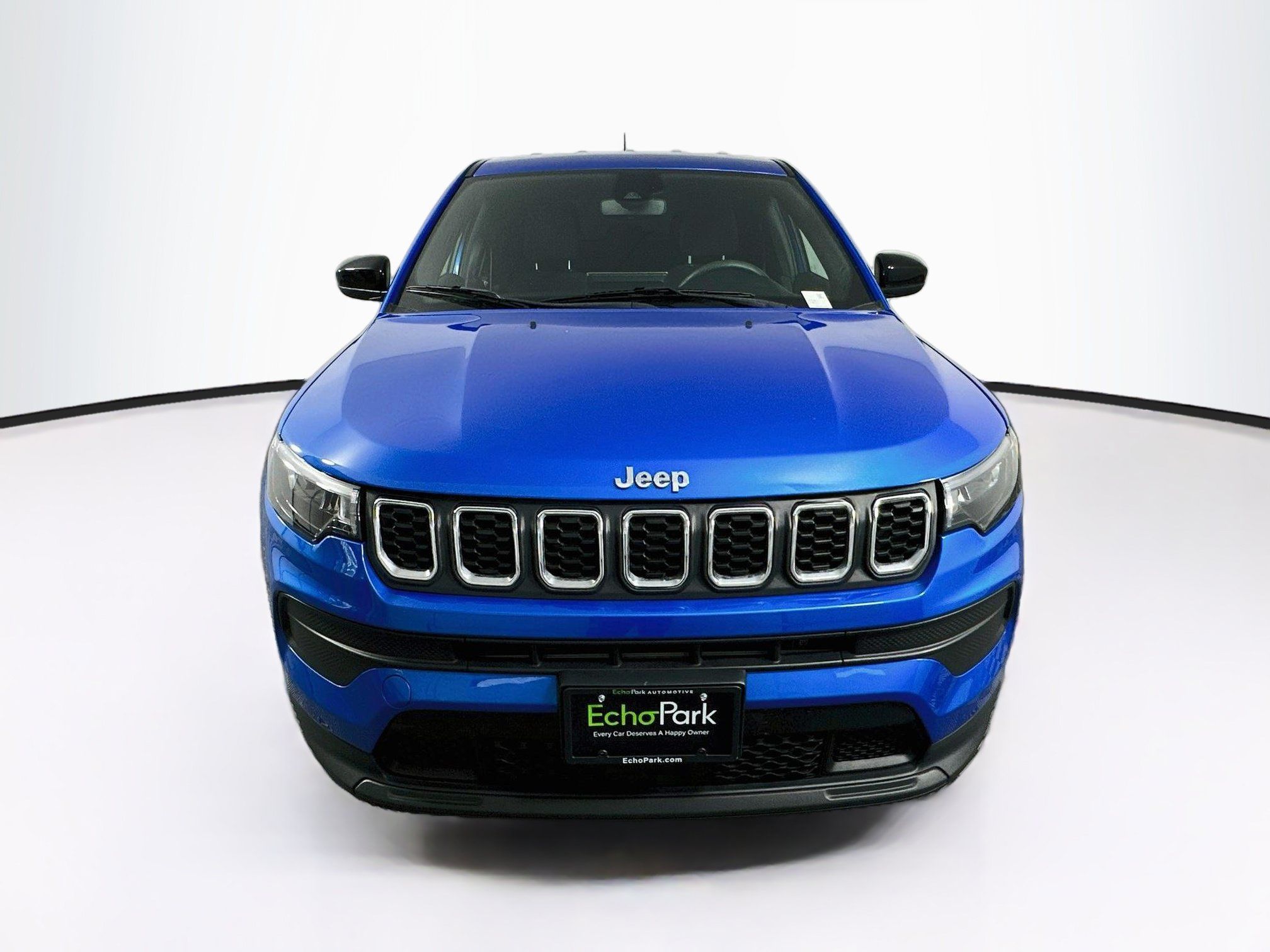 Used 2024 Jeep Compass Sport AWD/4WD image 2