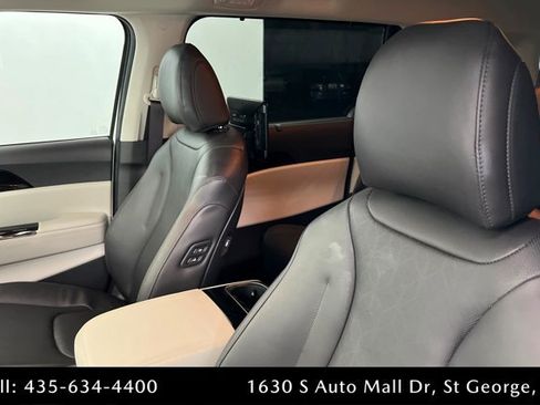 Used 2024 Kia Carnival SX FWD image 16