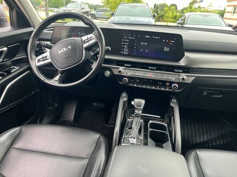 Certified 2024 Kia Telluride S w/ S Sunroof Package AWD/4WD image 17
