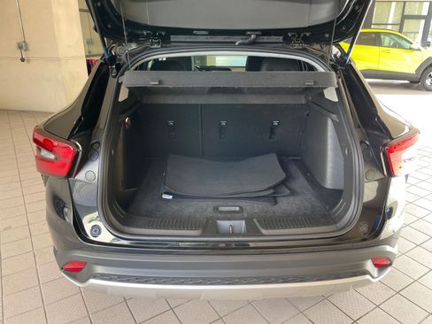 Used 2025 Chevrolet Trax LT w/ LT Convenience Package image 25