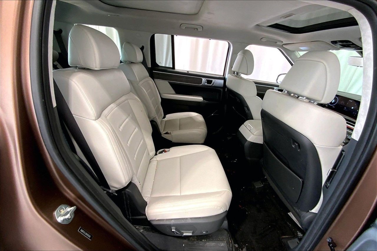 Used 2024 Hyundai Santa Fe Calligraphy FWD image 25