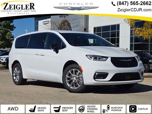 New 2026 Chrysler Pacifica Select image 1
